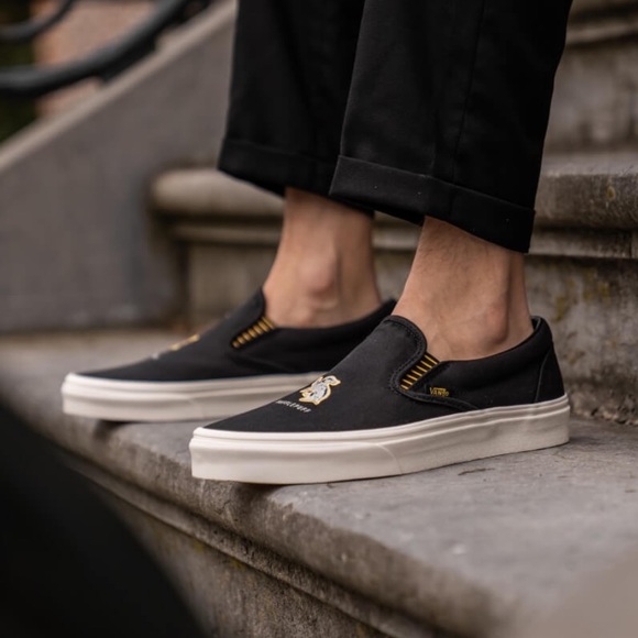 ⚡️ VANS CLASSIC SLIP ON HARRY POTTER HUFFLEPUFF SHOES NWT 🪄⚡️ - Picture 7 of 10